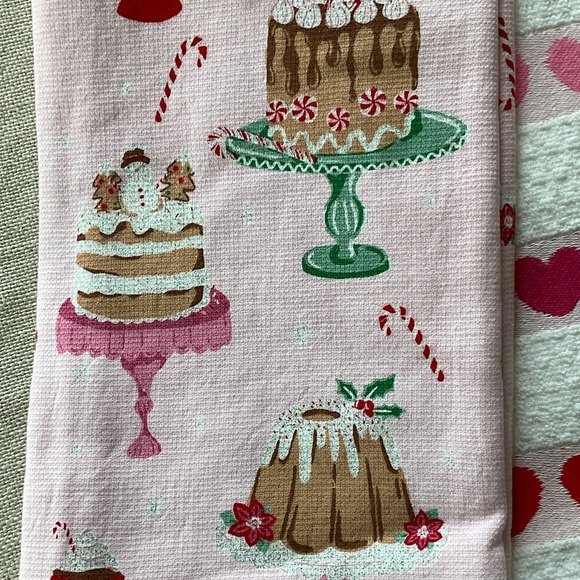 Cupcakes & Cashmere Festive Kitchen Towels - Pink and Green - Picture 3 of 7